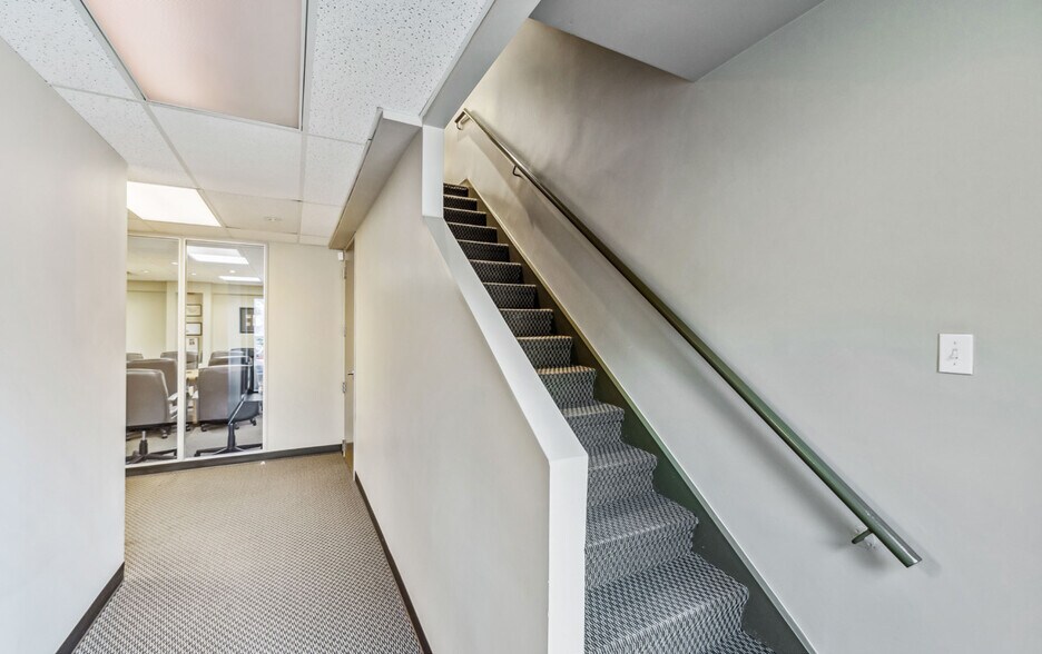 More Photos Of 155 Terence Matthews Cres, Ottawa Office For Sale