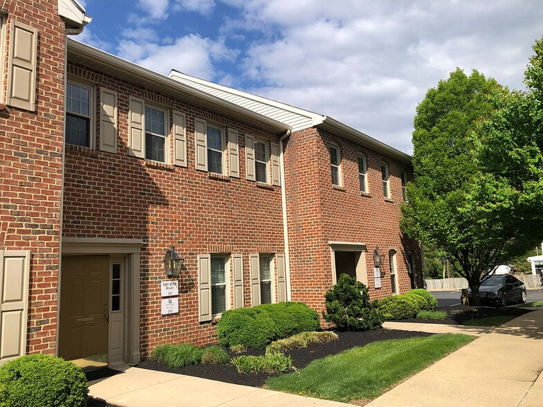 More Photos Of 1525 Oregon Pike, Lancaster Office For Sale
