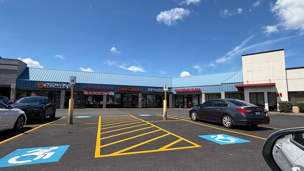 More Photos Of 709 N Main St, North Syracuse Unknown For Lease