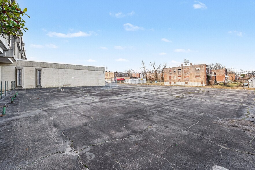 More Photos Of 5750 Lotus, Saint Louis Schools For Sale