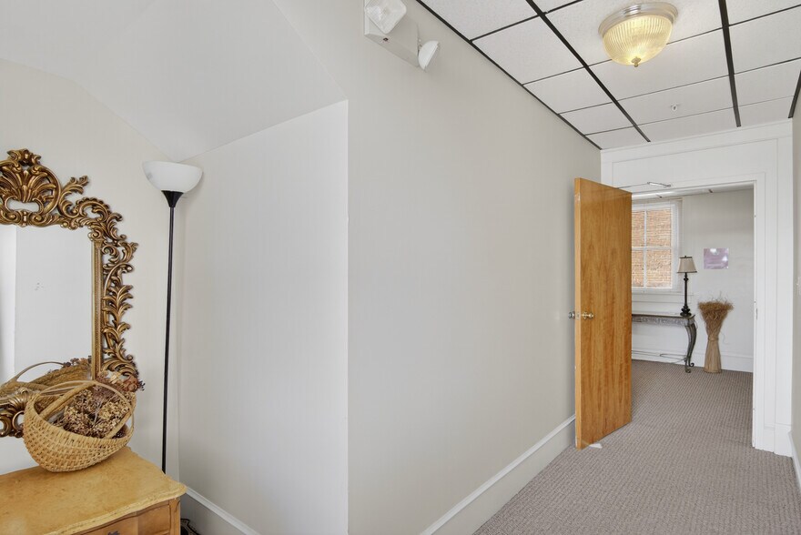 More Photos Of 104-110 S Hill Ave, South Hl, South Hill Office Residential For Sale