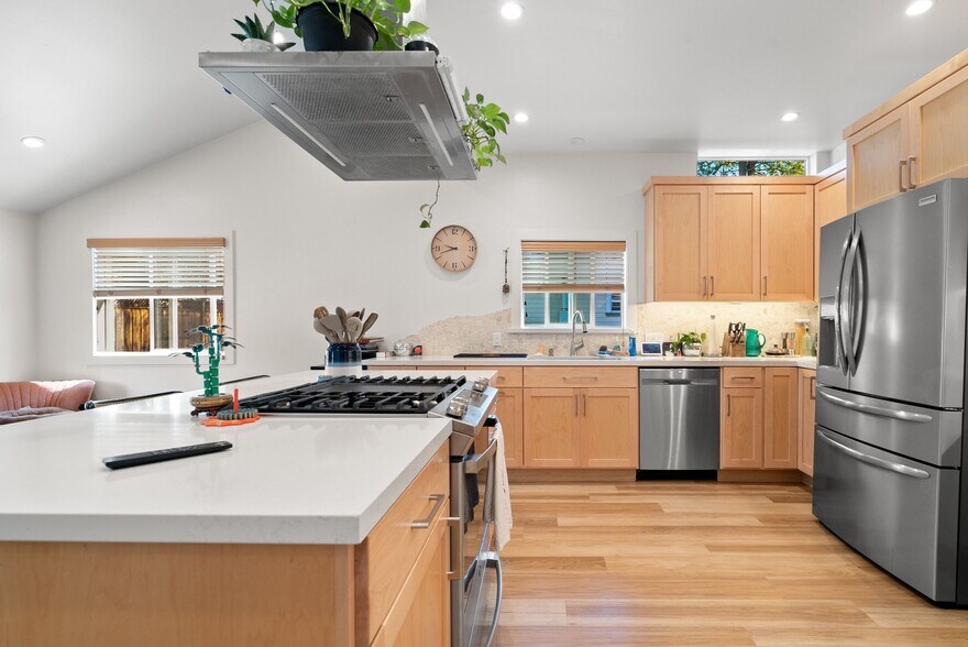 More Photos Of 420 Capitola Road Ext, Santa Cruz Apartments For Sale