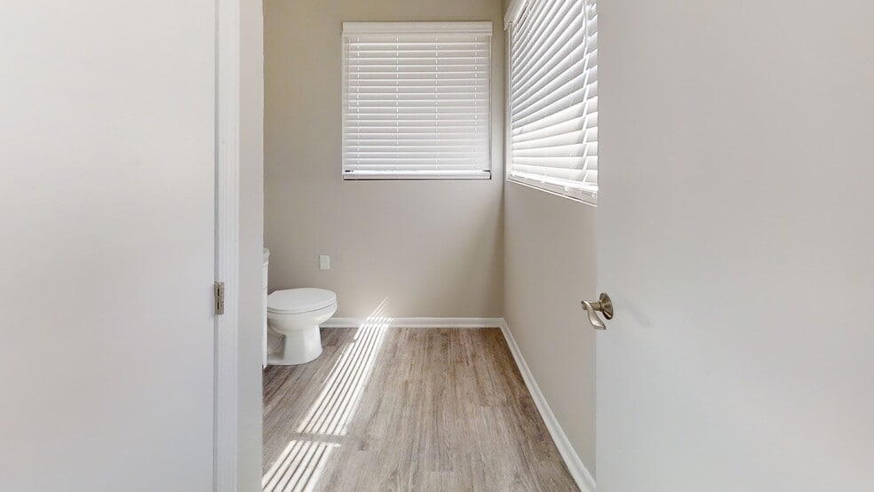 More Photos Of 2920 Edgewood Cir, Columbus Office For Lease