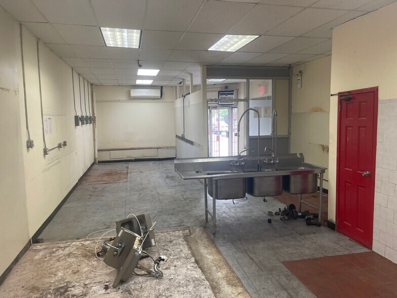 More Photos Of 41-10 29th St, Long Island City Storefront Retail Office For Lease