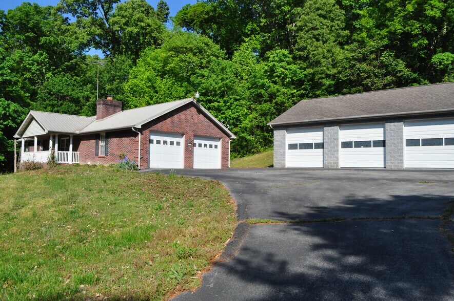 More Photos Of 6447 Rutledge Pike, Knoxville Office For Sale