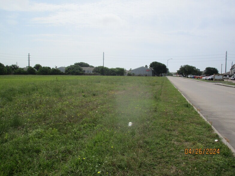 More Photos Of Avenue J @ Skinner, Freeport Land For Sale