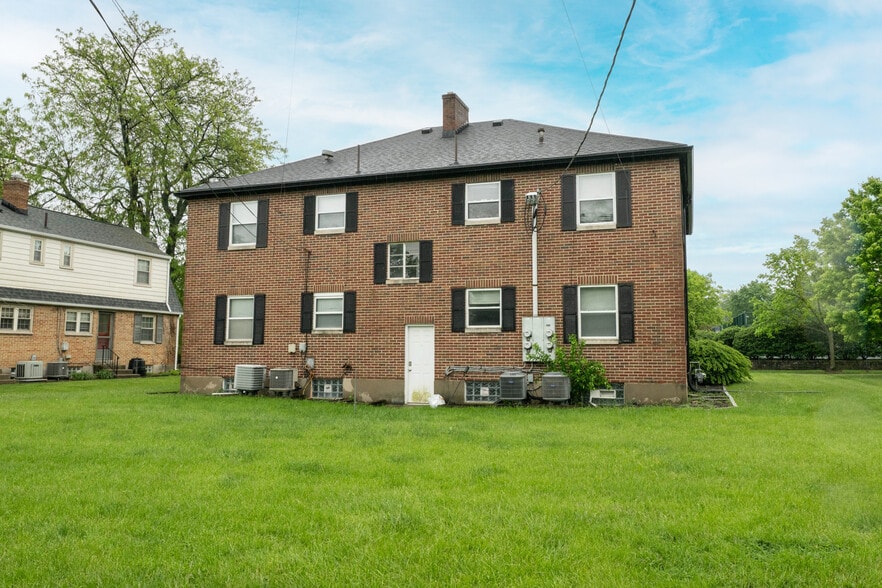 More Photos Of 349 Orchard Dr, Oakwood Apartments For Sale