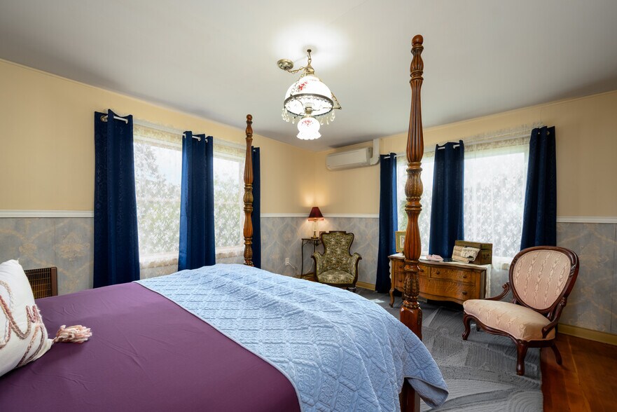 More Photos Of 236 SE Stephens St, Roseburg Hospitality For Sale