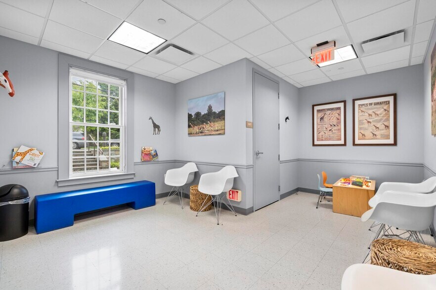 More Photos Of 745 Boston Post Rd, Darien Apartments For Sale