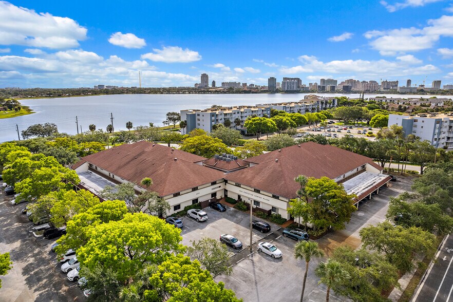 More Photos Of 400 Executive Center Dr, West Palm Beach Medical For Sale