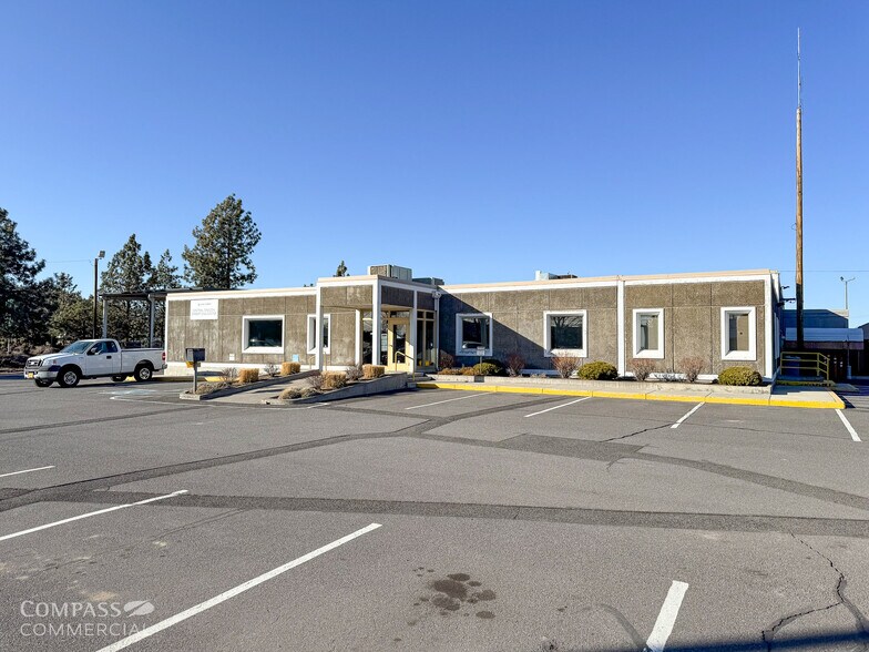 Primary Photo Of 328 NE Webster Ave, Bend Warehouse For Lease