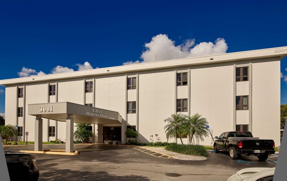 Primary Photo Of 3001 NW 49th Ave, Lauderdale Lakes Medical For Lease