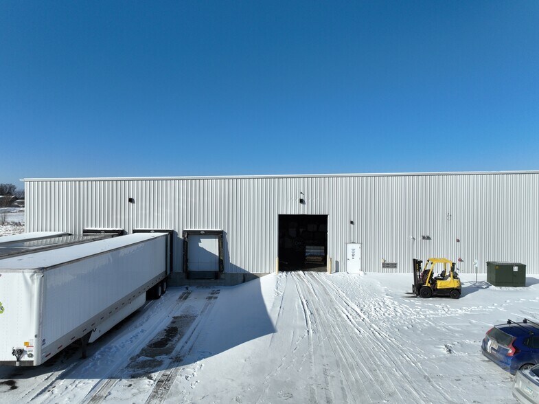 More Photos Of 2700 Alreich Ave, Baldwin Service For Sale