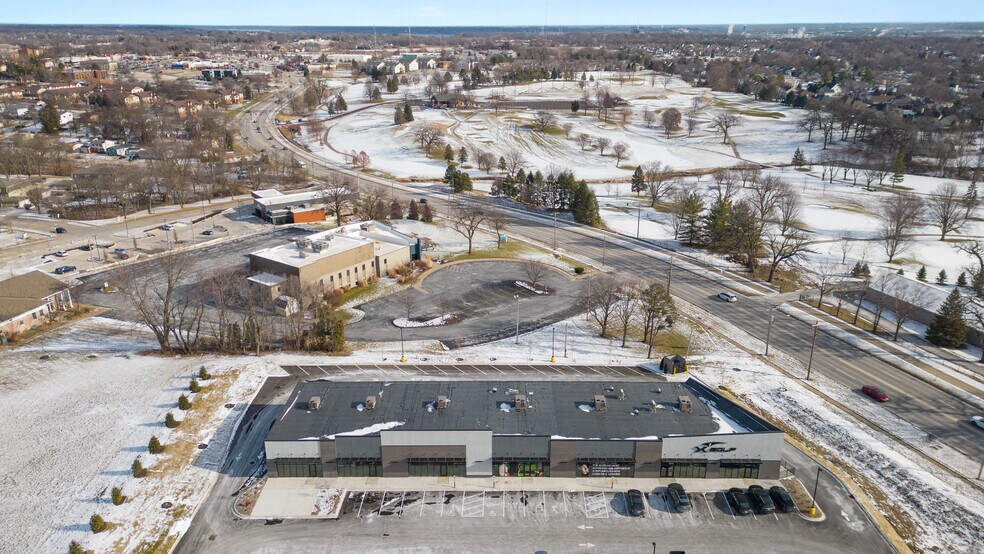 More Photos Of 2570 Middle, Bettendorf General Retail For Sale
