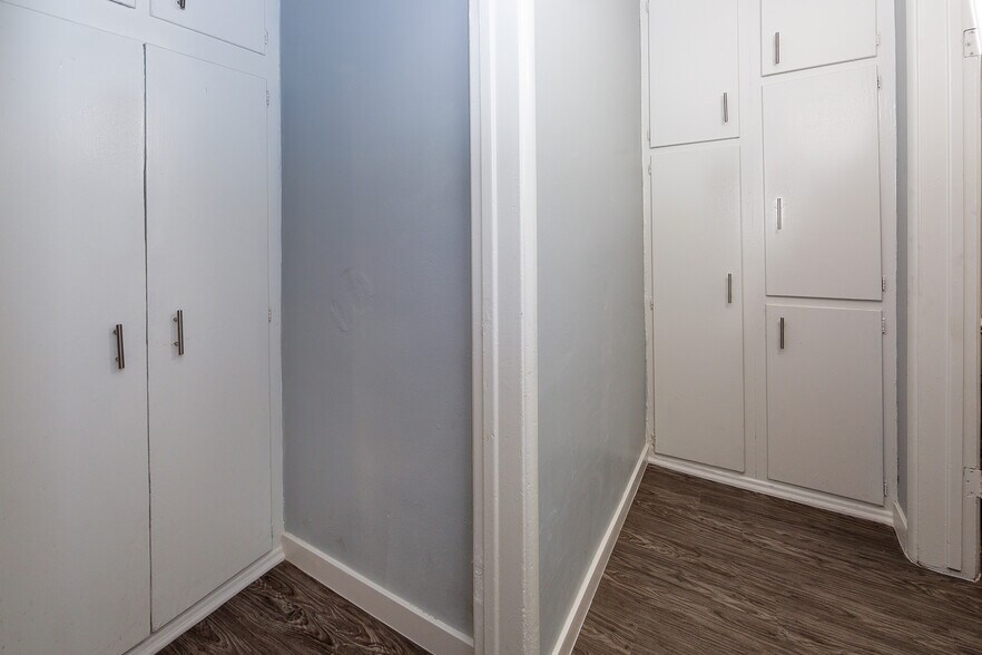 More Photos Of 1735 E 10th St, Long Beach Apartments For Sale