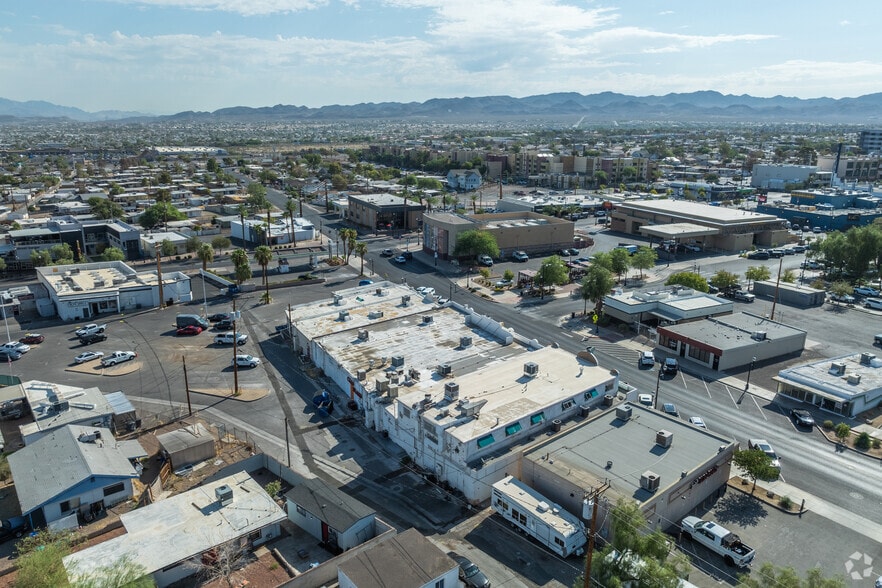 More Photos Of 16 W Pacific Ave, Henderson Storefront Retail Office For Lease