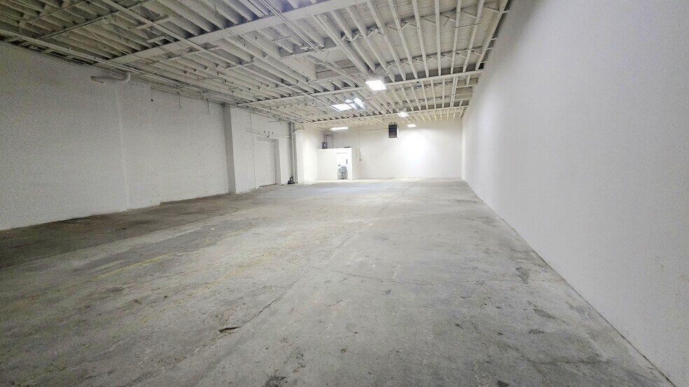 More Photos Of 272-280 Seigel St, Brooklyn General Retail For Lease