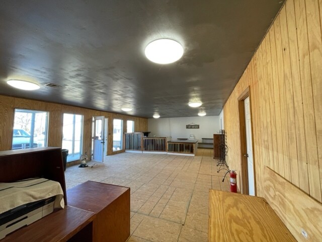 More Photos Of 601 E Schley St, Vian Office For Sale