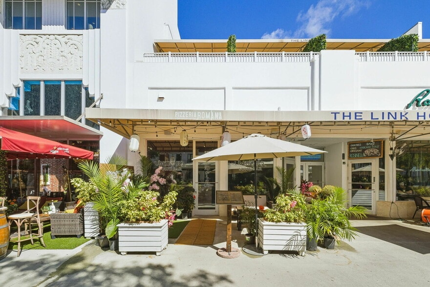 Primary Photo Of 525-533 Lincoln Rd, Miami Beach, Miami Beach Storefront For Lease