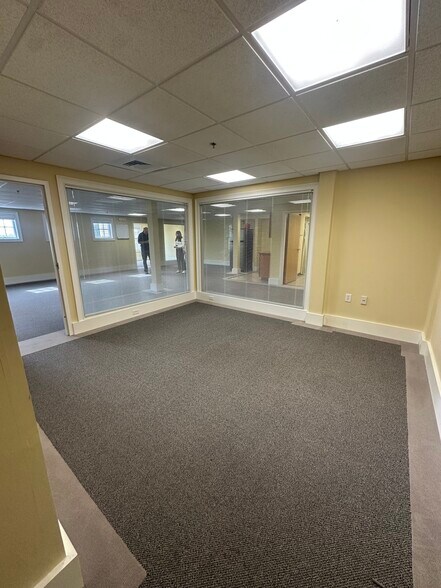 More Photos Of 10 New Driftway, Scituate Medical For Lease