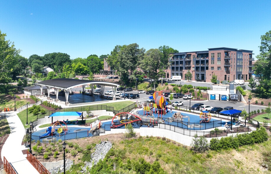 More Photos Of 201 N Church St, Mooresville Apartments For Lease