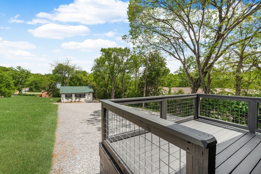 More Photos Of 709 Hart Ln, Nashville Office For Sale
