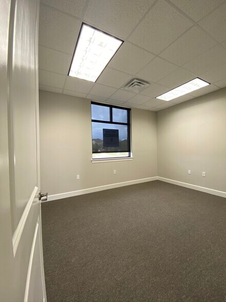More Photos Of 23410 Grand Reserve Dr, Katy Office For Sale