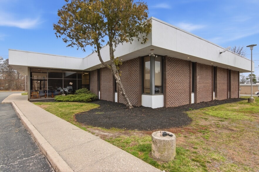 More Photos Of 640 Montauk Hwy, Shirley Medical For Sale