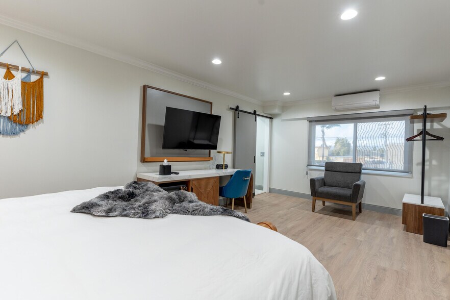 More Photos Of 1107 N Broadway, Santa Maria Hotel For Sale