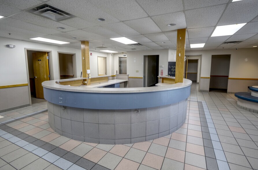 More Photos Of 1235 Boston Rd, Springfield Veterinarian Kennel For Lease