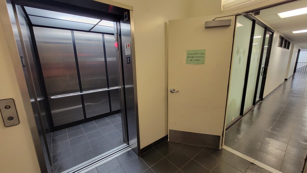 More Photos Of 3292 E Spring St, Long Beach Warehouse For Lease