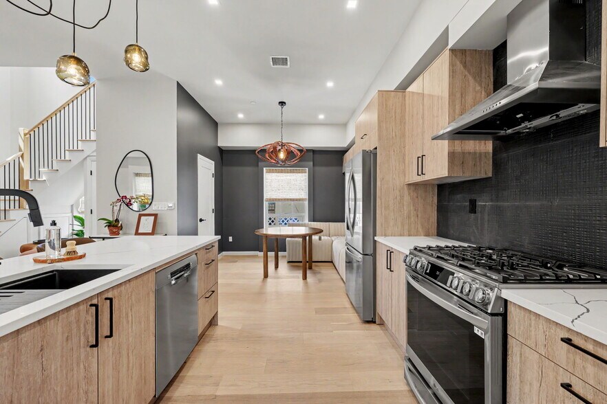 More Photos Of 63 Church St, Greenwich Apartments For Sale