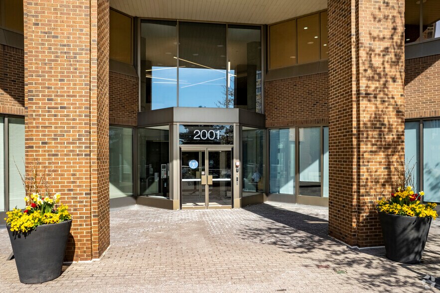 More Photos Of 2001 Sheppard Ave E, Toronto Office For Lease