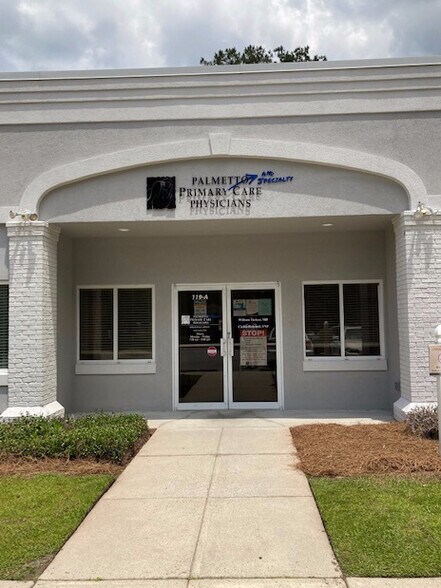 More Photos Of 119 Springhall Dr, Goose Creek Medical For Sale