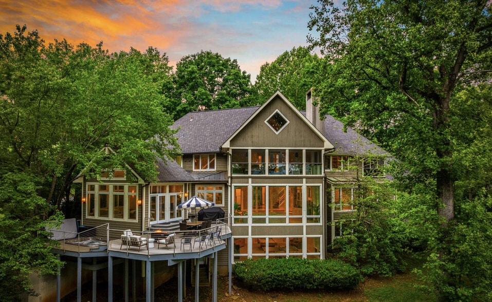 Primary Photo Of 390 Saddleback Knl, Nellysford Specialty For Sale