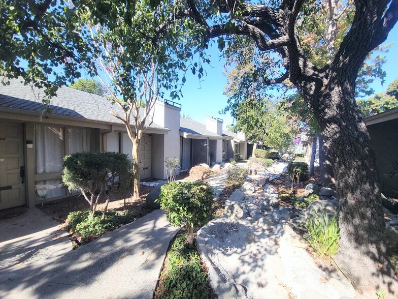 Primary Photo Of 4647 Long Beach Blvd, Long Beach Medical For Lease