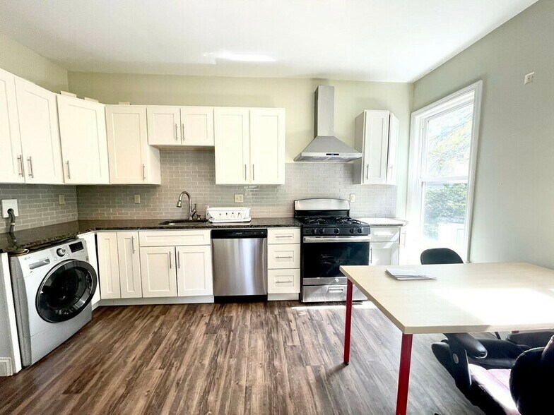 More Photos Of 422 McGrath Hwy, Somerville Apartments For Sale