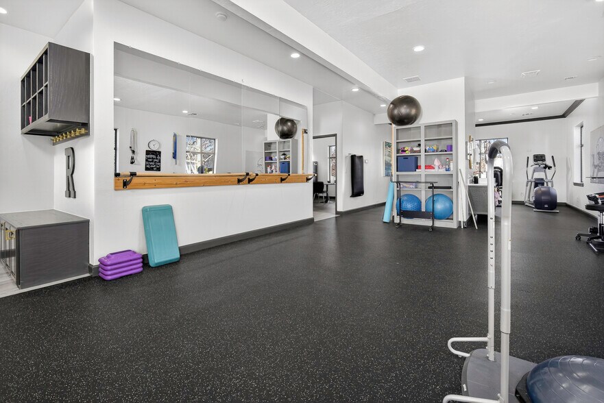 More Photos Of 9433 N Kelley Ave, Oklahoma City Office For Sale