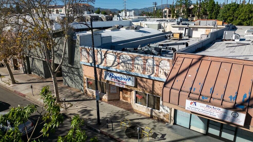 More Photos Of 18407 Sherman Way, Reseda Office For Sale