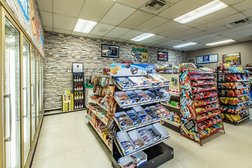 More Photos Of 404 Navajo Blvd, Holbrook Service Station For Sale