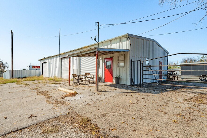 More Photos Of 5346 S US Highway 377, Stephenville Auto Repair For Sale