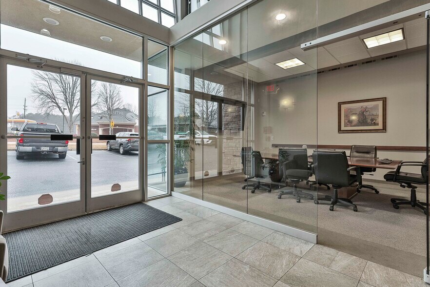 More Photos Of 1039 Sullivan Rd, Newnan Office For Lease