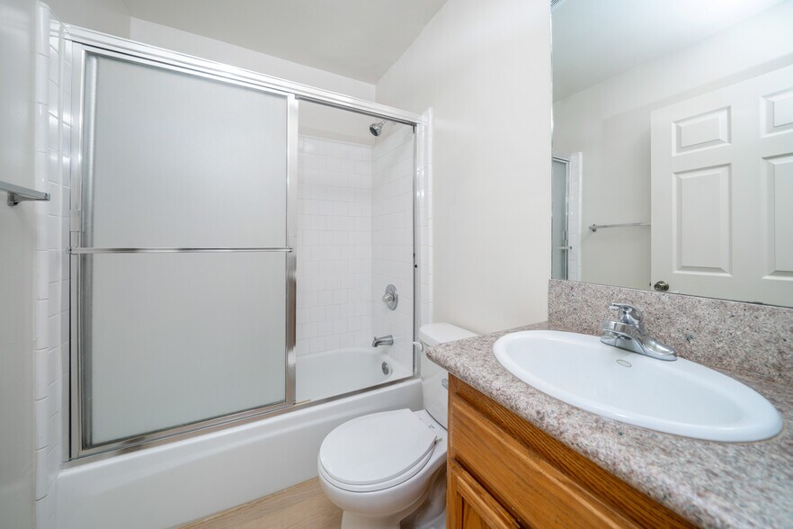 More Photos Of 4651 Cahuenga Blvd, North Hollywood Apartments For Sale