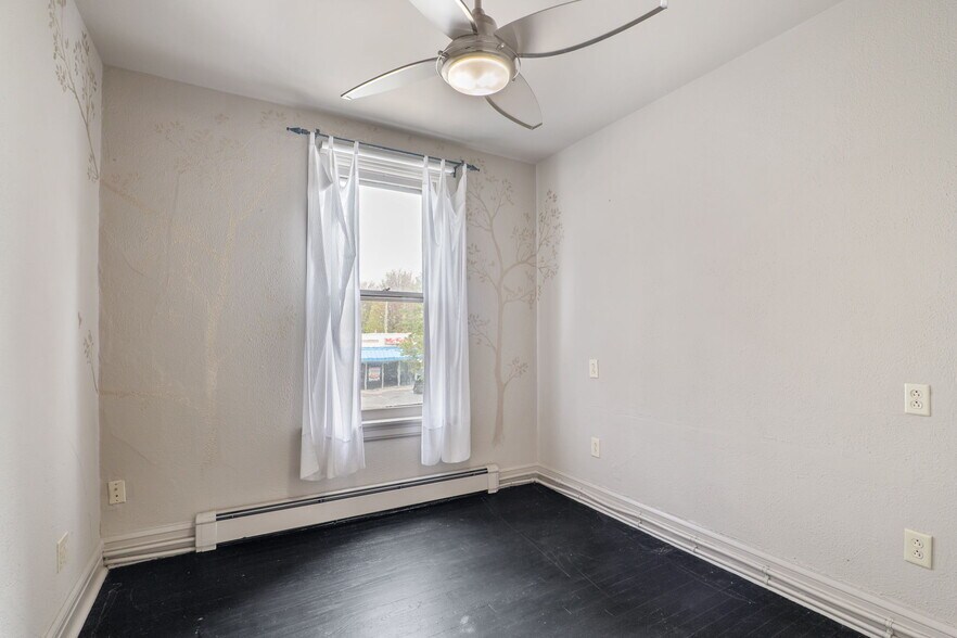 More Photos Of 462-470 2nd Ave, Troy Storefront Retail Residential For Sale