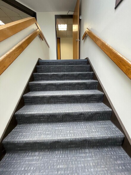 More Photos Of 2 Shaws Cv, New London Medical For Lease