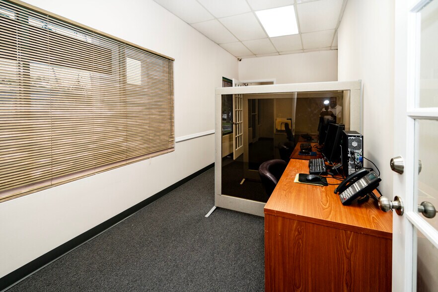 More Photos Of 5369 N Nob Hill Rd, Sunrise Office For Lease