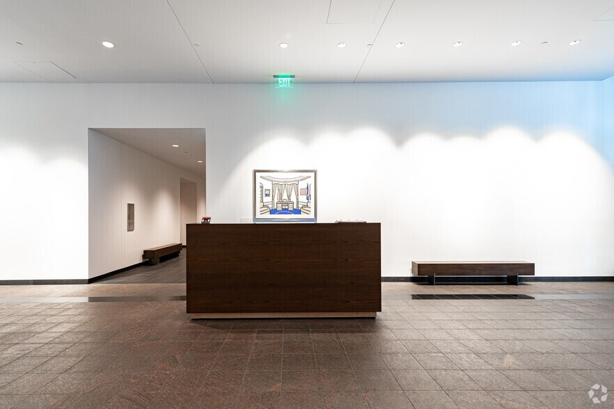 More Photos Of 500 W 7th St, Fort Worth Office For Sale