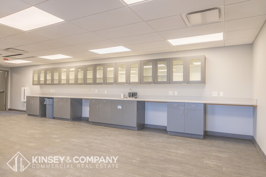 More Photos Of 3247 S Lincoln St, Englewood Medical For Lease