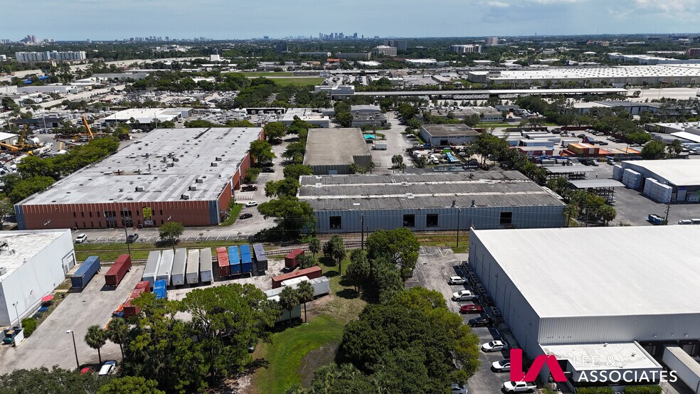 More Photos Of 1401 SW 8th St, Pompano Beach Warehouse For Lease
