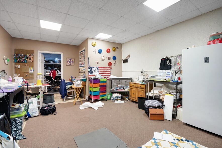 More Photos Of 6 Sanderson St, Hayesville Flex For Sale